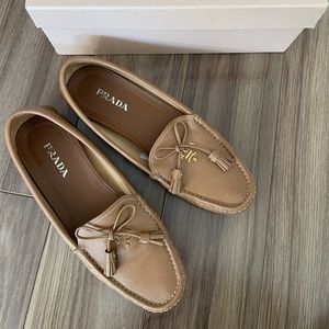 Prada bow detail loafers size 39.5 (8.5)